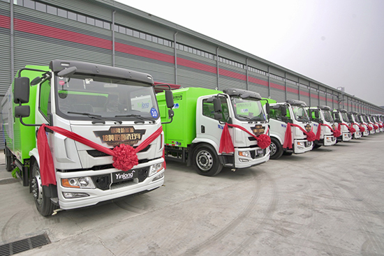 銀隆新能源多功能抑塵車出擊，車過無塵！